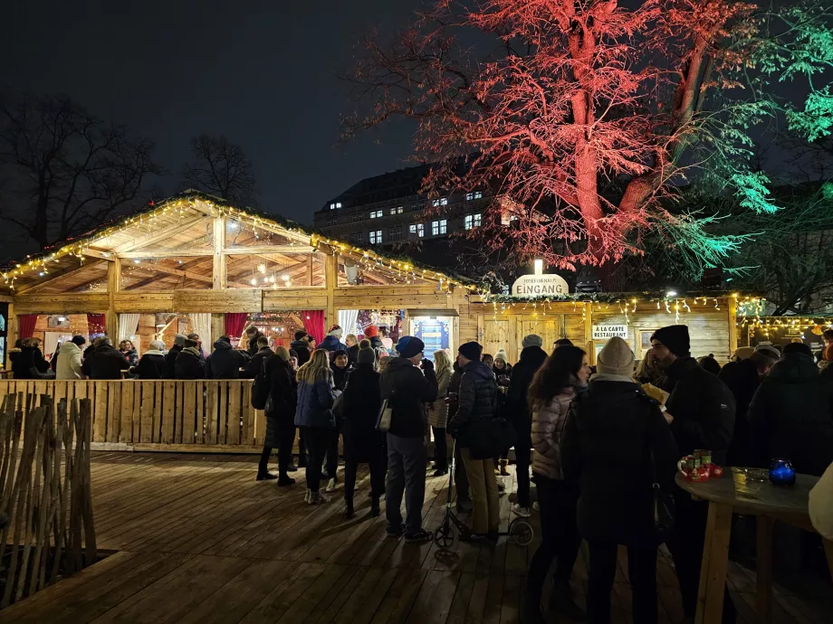 Karácsonyi vásár az egyetemi campuson