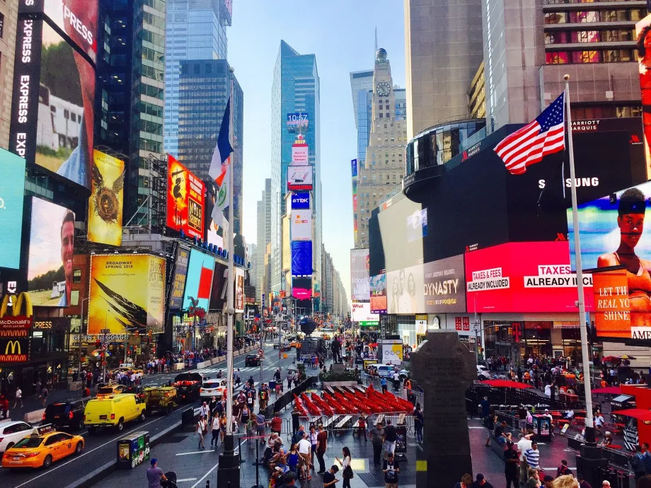 Times Square nappal