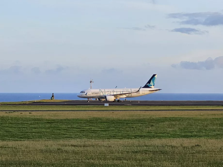 Azores Airlines, Airbus A320-as repülőgép "Natural" felirattal