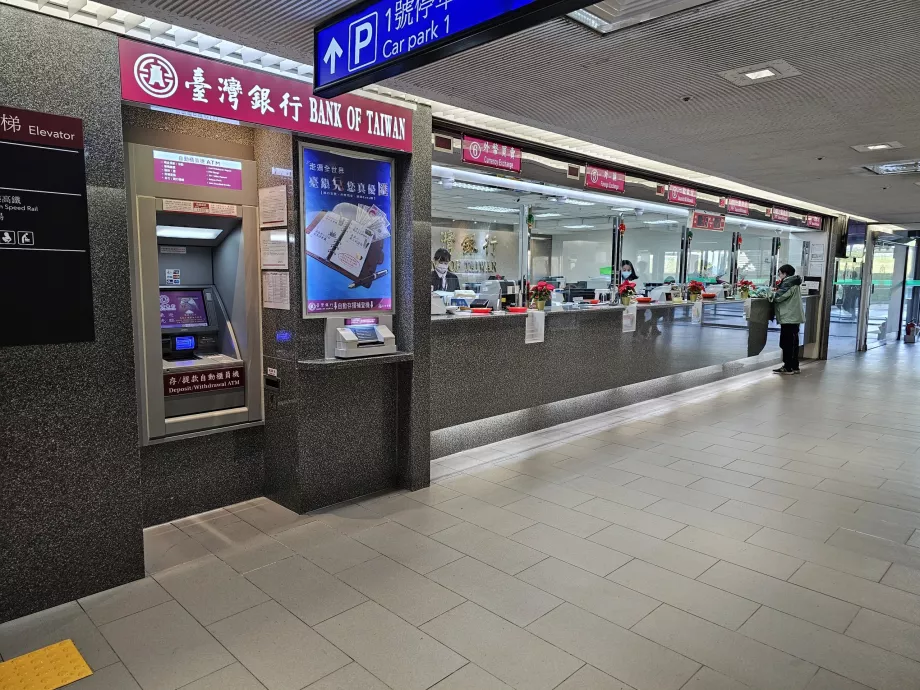 ATMs and money exchange, TPE Airport