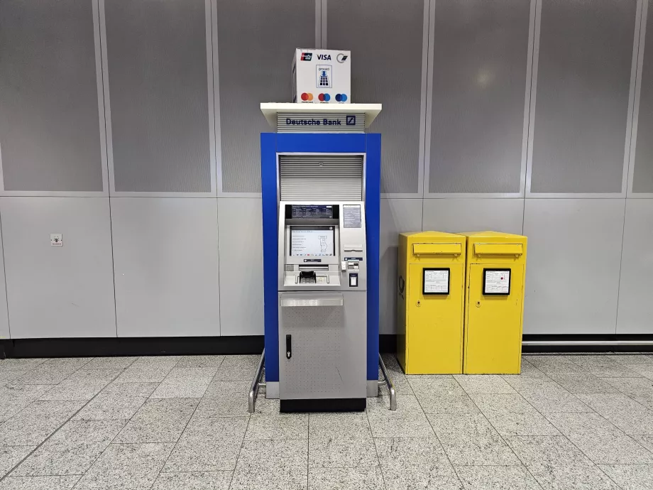 Deutsche Bank ATM, érkezési csarnok, 1. terminál