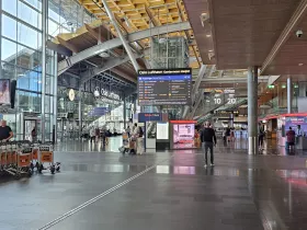 A vasútállomás bejárata - Oslo Lufthavn