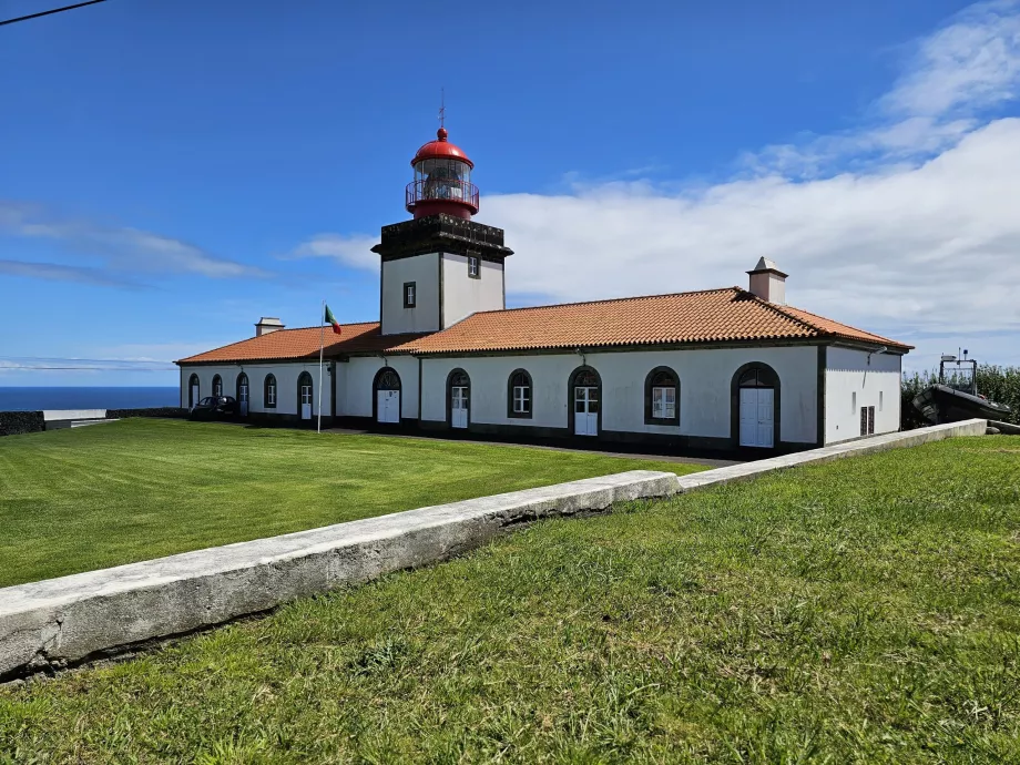 Lajes világítótorony, Flores-sziget