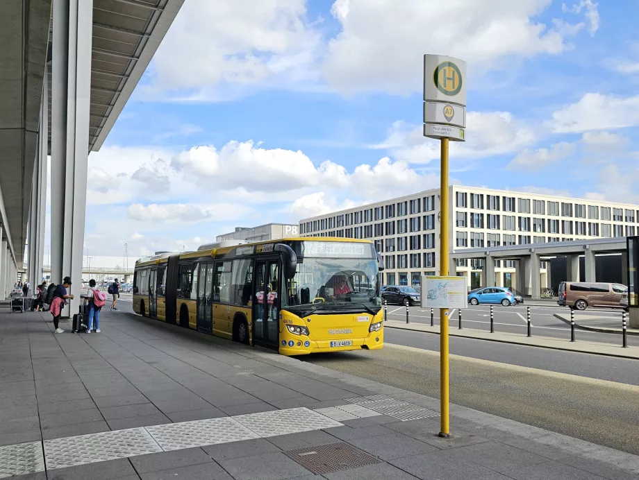 X7-es busz, BER repülőtér