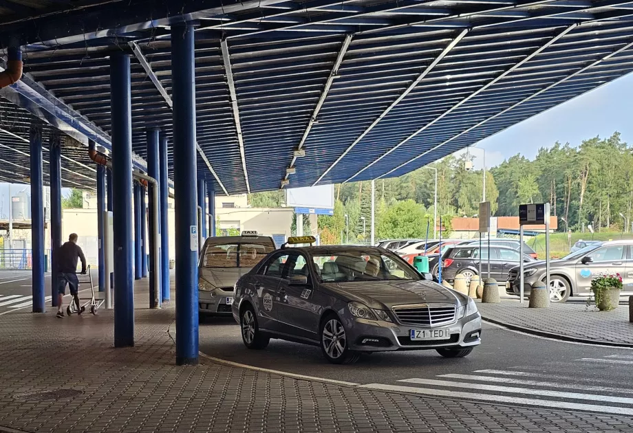 Taxi, repülőtér Szczecin