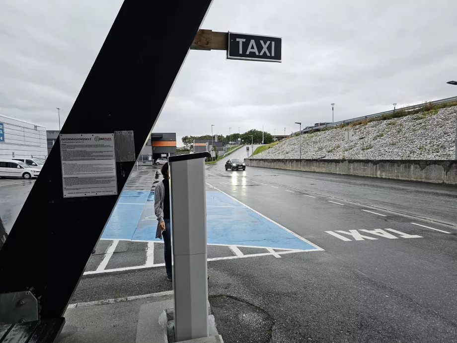 Taxiállomás, Molde repülőtér