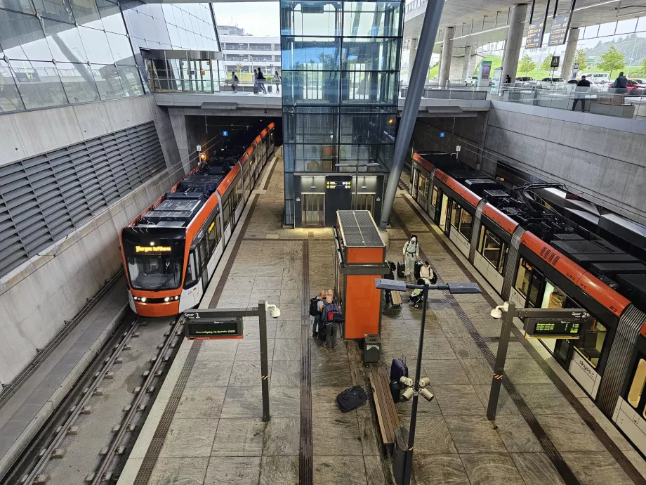 Villamosmegálló a metróban