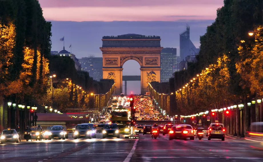 Champs Elysees éjszaka