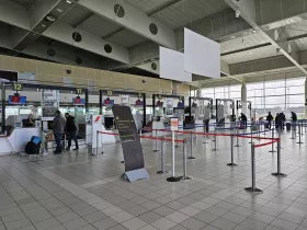 A Rennes-i repülőtér check-in csarnoka