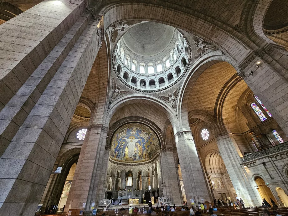 A Sacre Coeur bazilika belseje