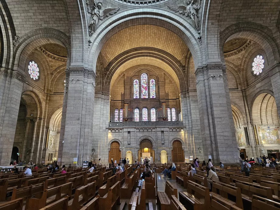 A Sacre Coeur bazilika belseje