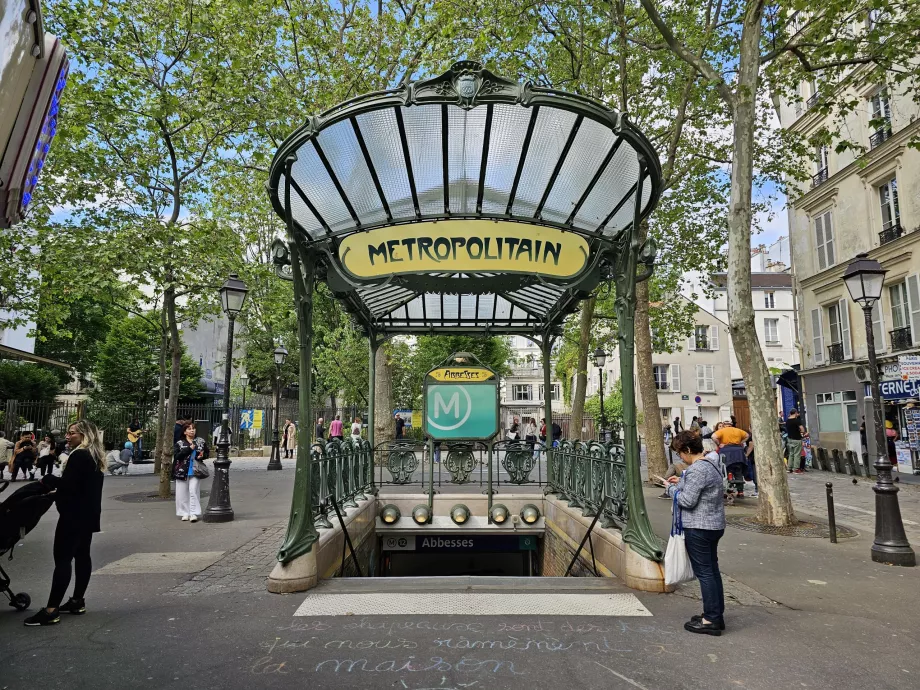 Metró bejárat, Abbesses állomás