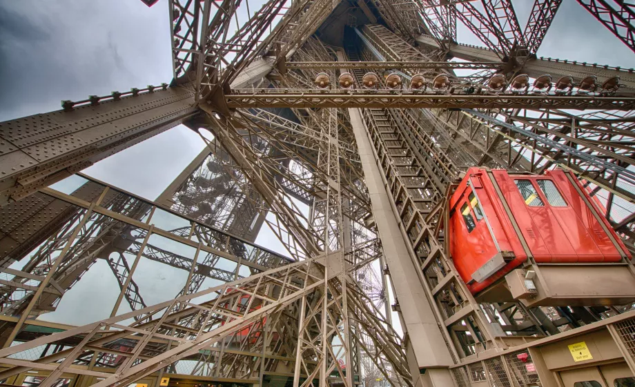 Eiffel-torony Lift/felvonó