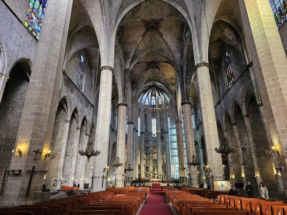 Santa Maria del Mar, belső tér