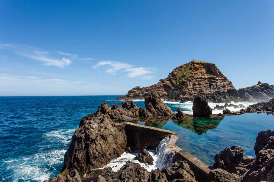 Porto Moniz természetes úszómedence