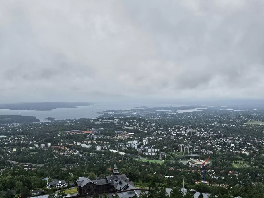 Kilátás a Holemnollen síugrósáncról