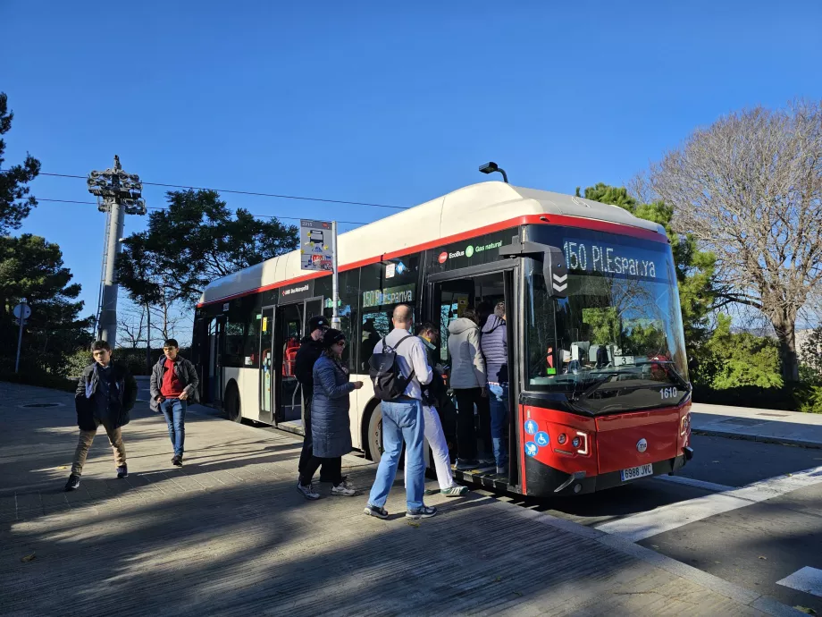 150-es busz a Montjuic dombon