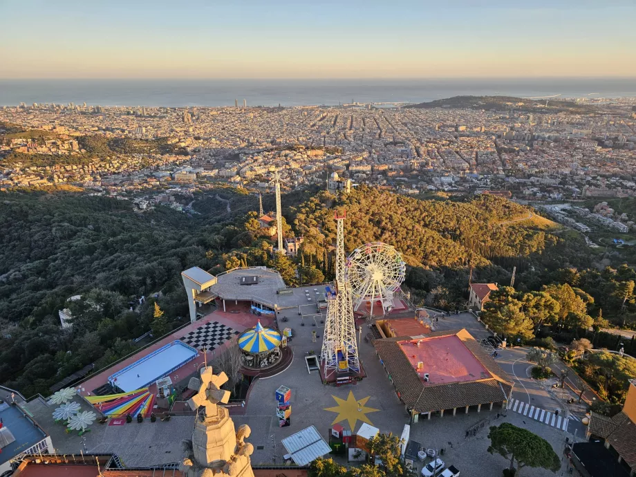 Kilátás a Tibidabo templom teraszáról