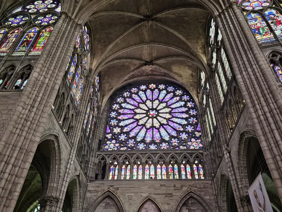 Üvegfestmény ablakok Saint-Denis-ben