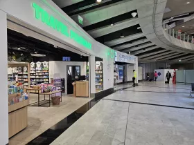 Gyógyszertár, 1. terminál, nyilvános terület
