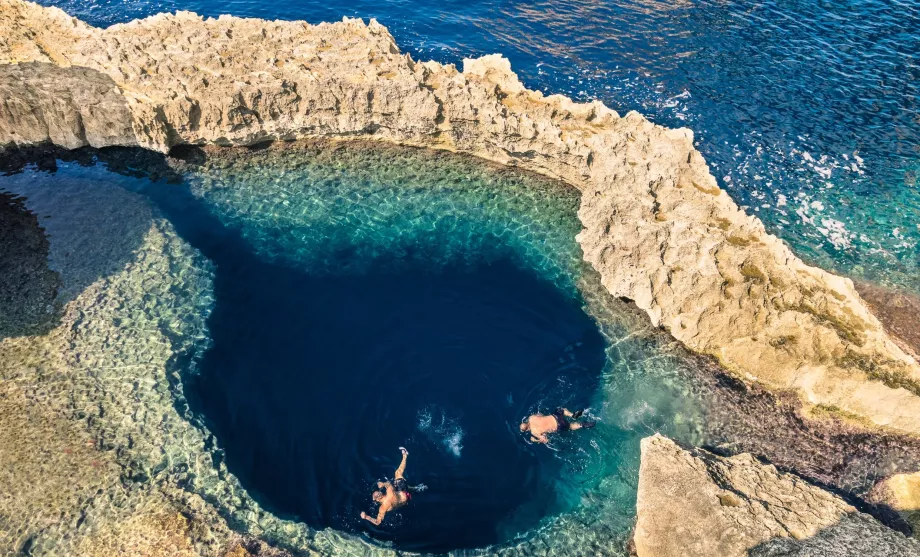 Blue Hole a nyugodt tengerért