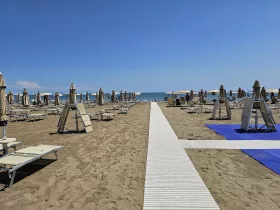 Fizetős strand a Lido di Venezia strandon