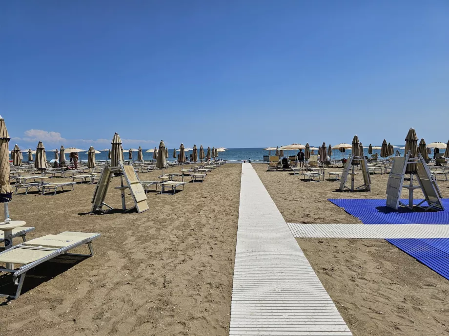 Fizetős strand a Lido di Venezia strandon