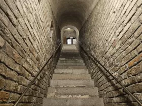 Lépcső a bazilika galériájára