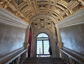 Lépcsőház a Dózse-palotában