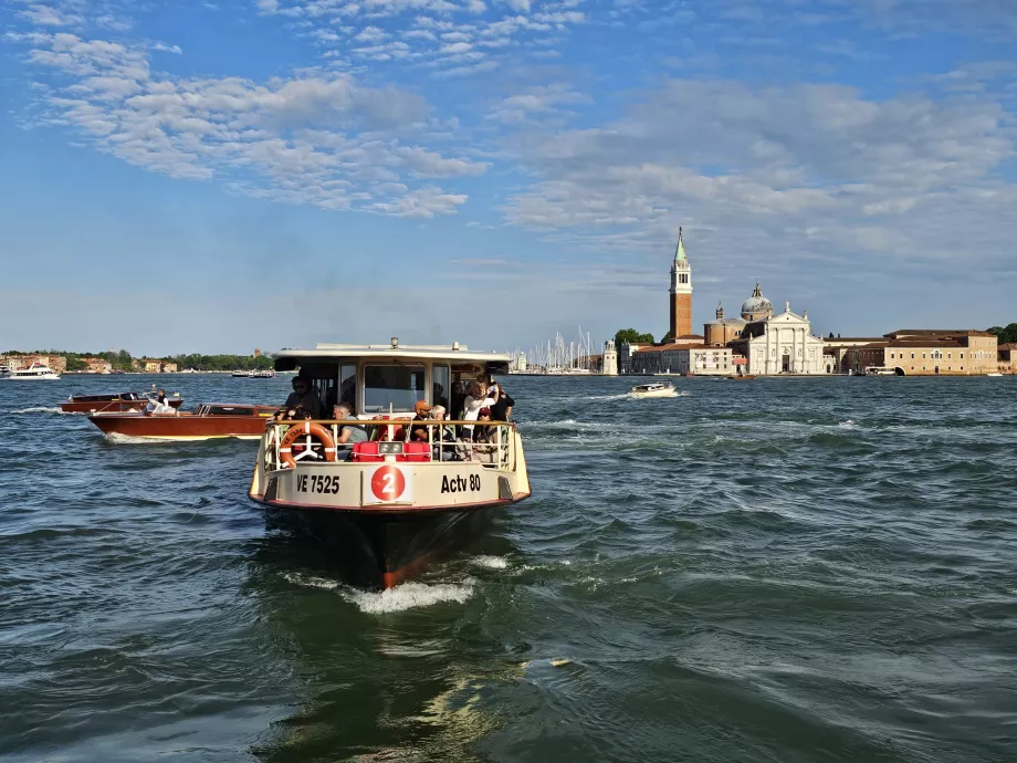 Vaporetto a Piazza San Marco téren