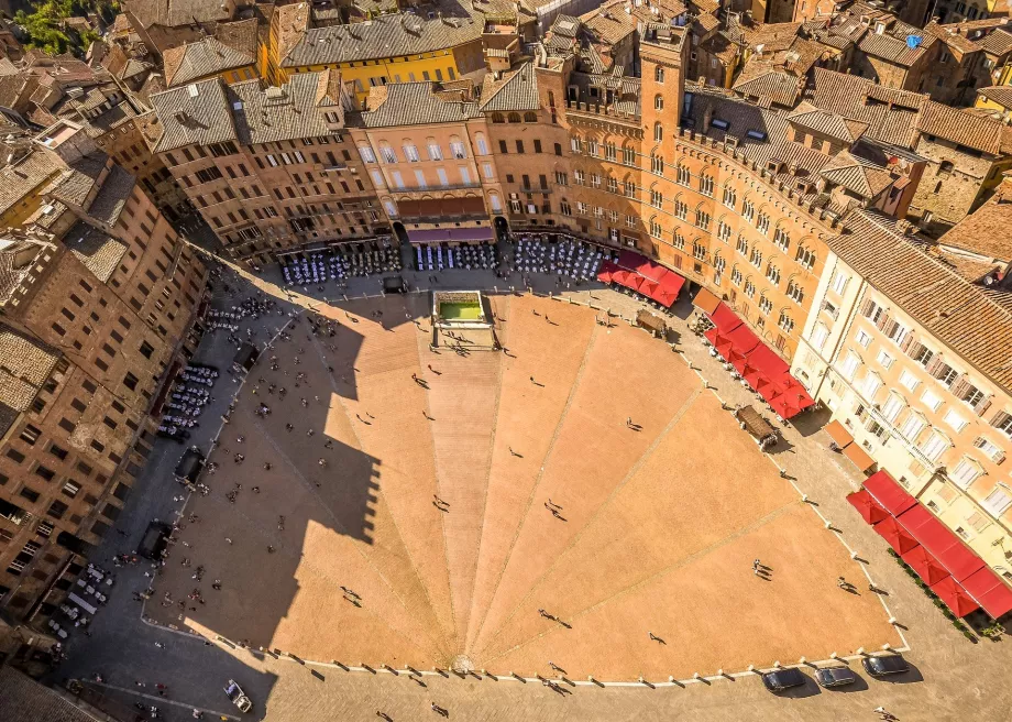 A Piazza del Campo kilátása