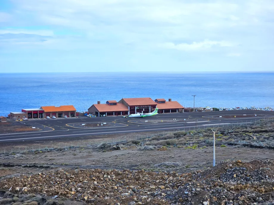 érkezés El Hierro repülőtérre