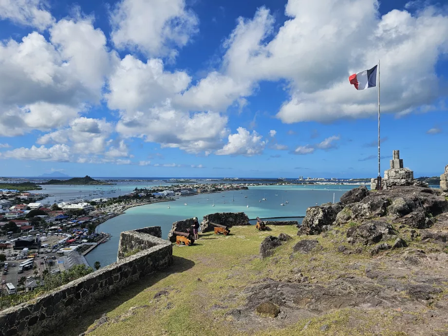 Kilátás Fort Louisból, Marigot