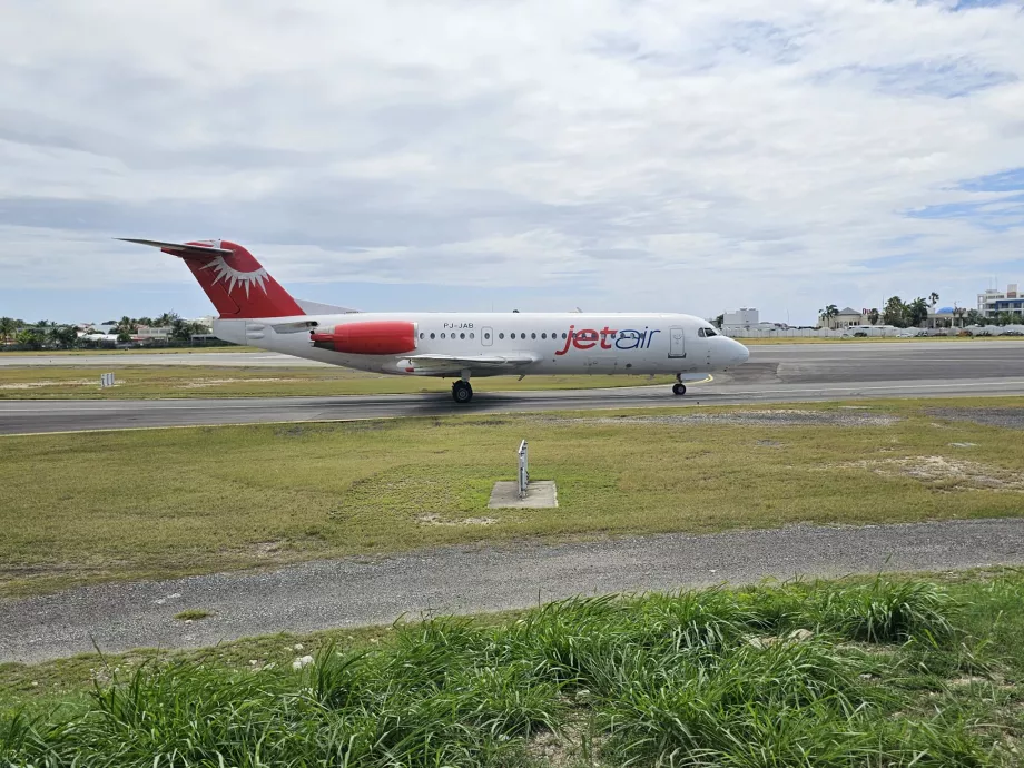 Fokker F70, SXM repülőtér