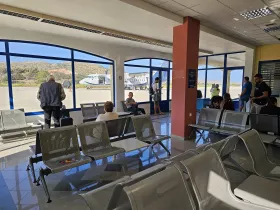 Tranzit zóna és egyetlen kapu, Leros repülőtér