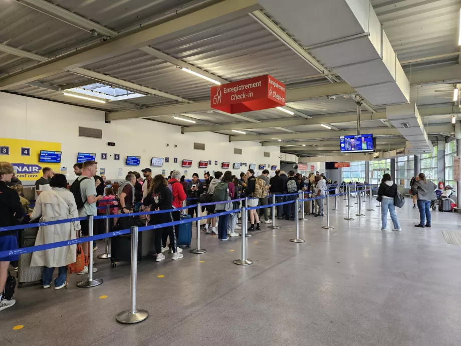 Check-in csarnok, 1. terminál