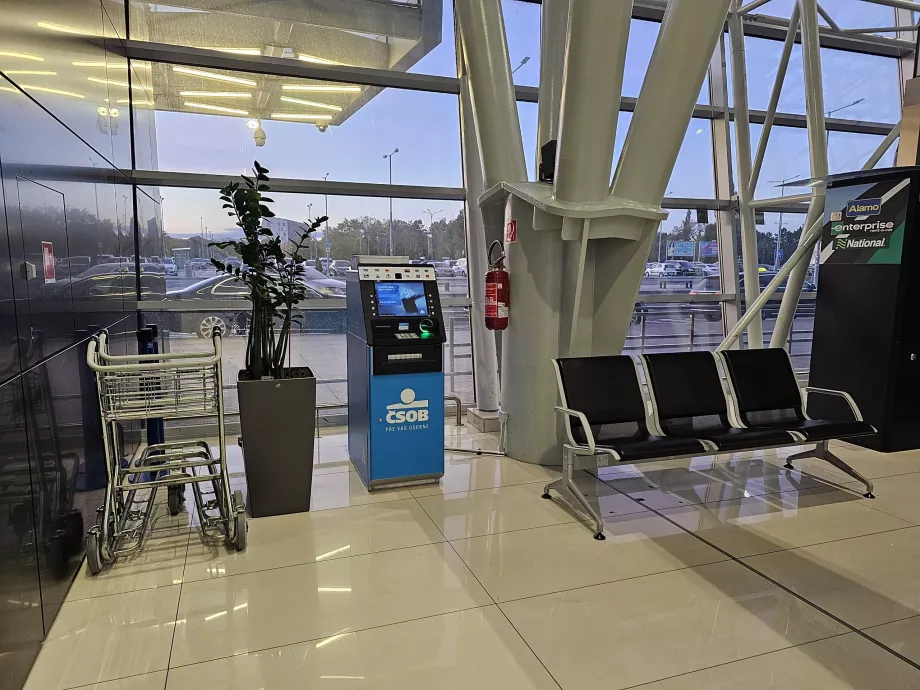 ČSOB ATM, arrivals hall