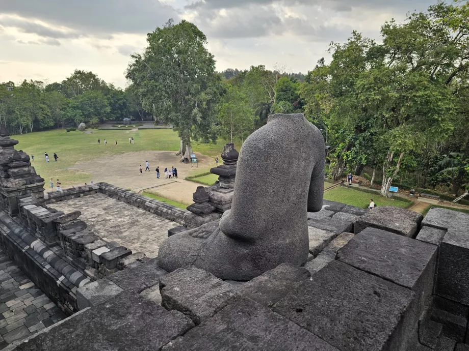 Fej nélküli Buddha, Borobudur templom