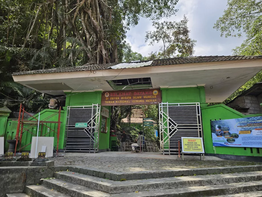 A Merapi Nemzeti Park bejárata