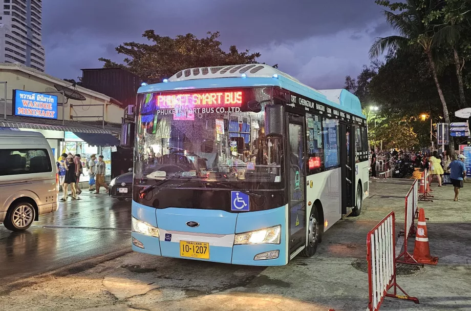 Smart buszmegálló irány repülőtér, Patong