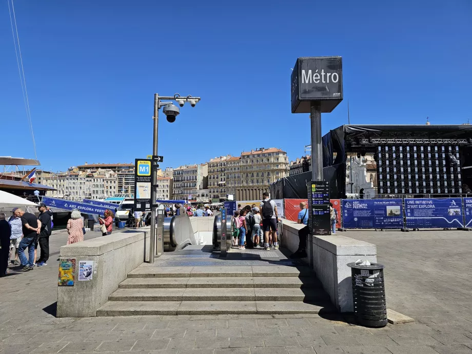 A metróállomás bejárata