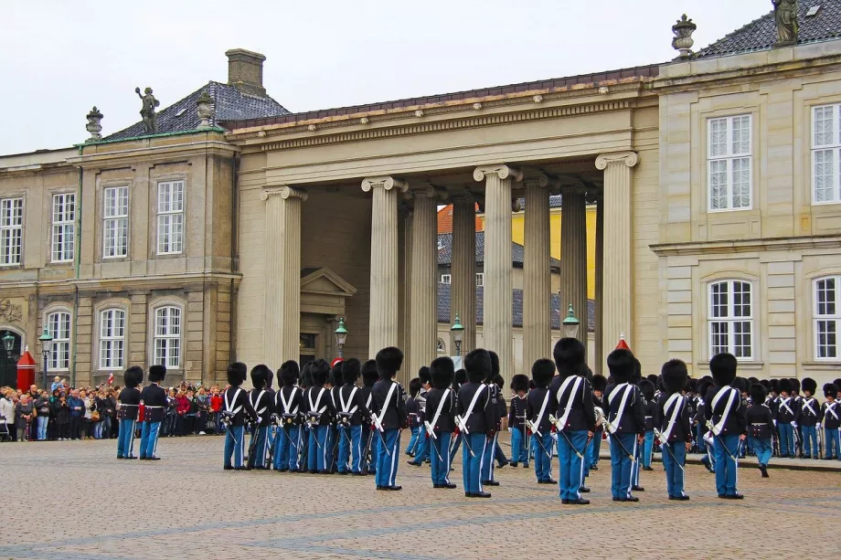 Őrségváltás, Amalienborg