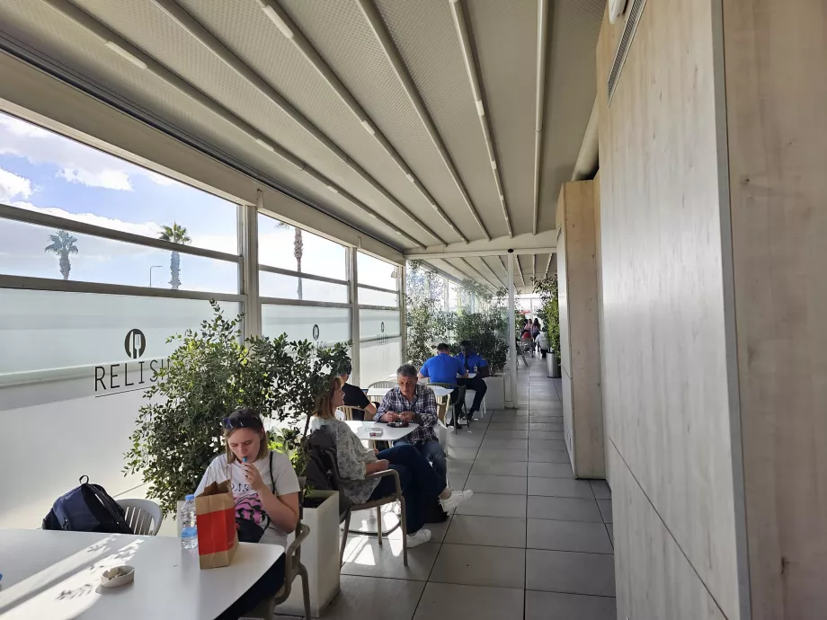 Smoking room, Malta transit zone