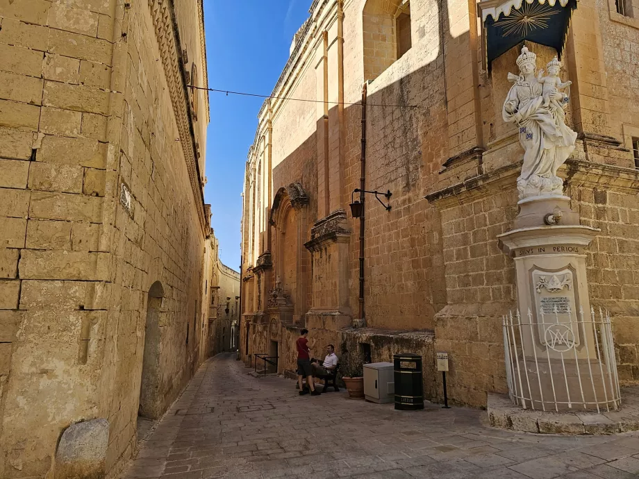 Mdina óvárosának utcái