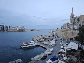 Kompkikötő Valletta - Sliema