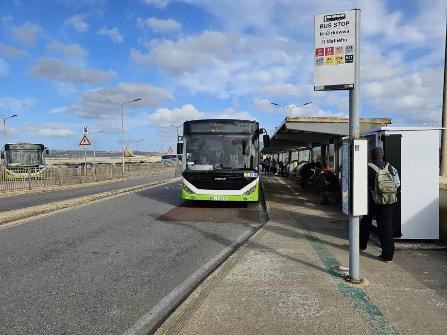 Bus stops at Cirkewwa dock