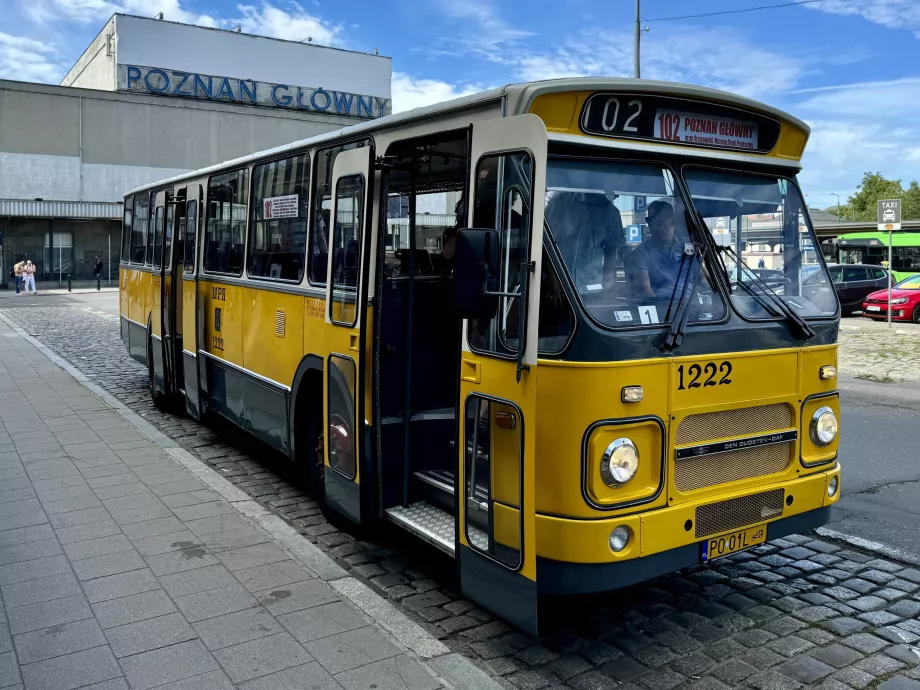 Történelmi 2-es buszjárat