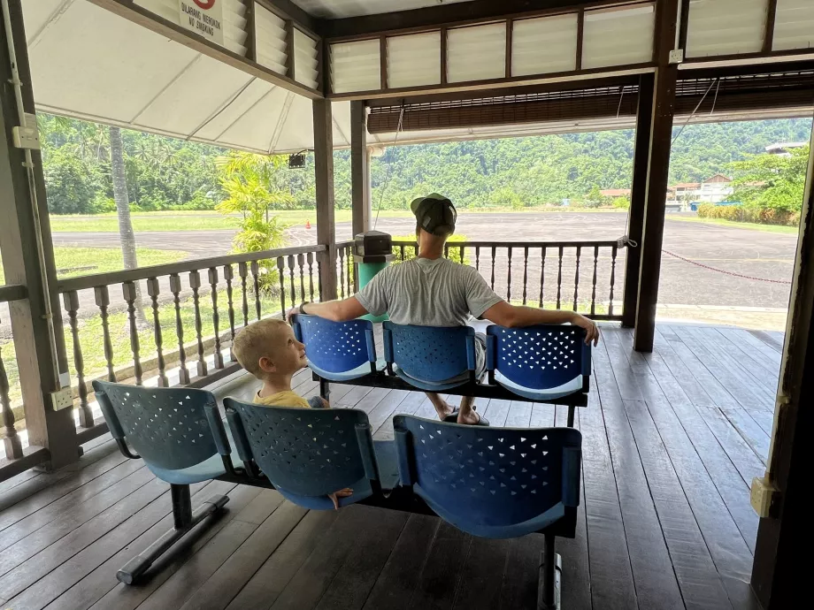 Tioman repülőtér check-in csarnoka