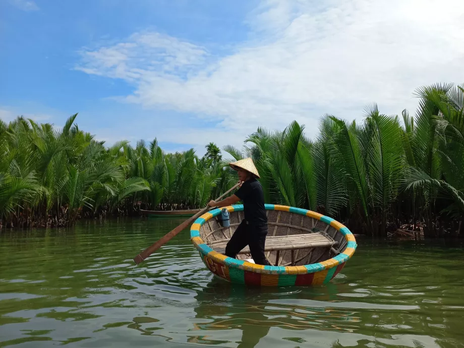 Bambuszhajó, Hoi An, Vietnam